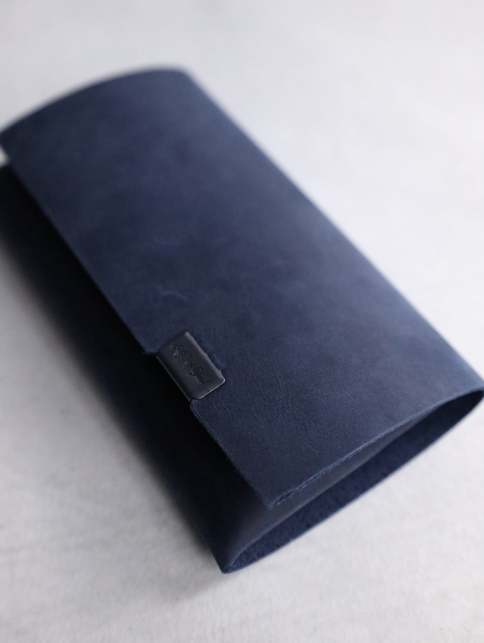oil nubuck passcase navy