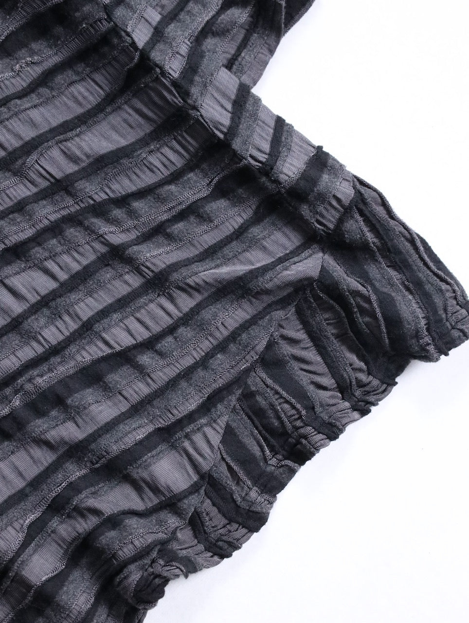 sheer border L/S cutsew black-gray