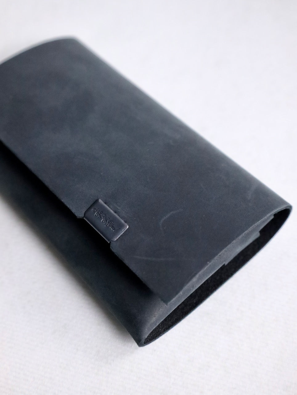oil nubuck passcase black