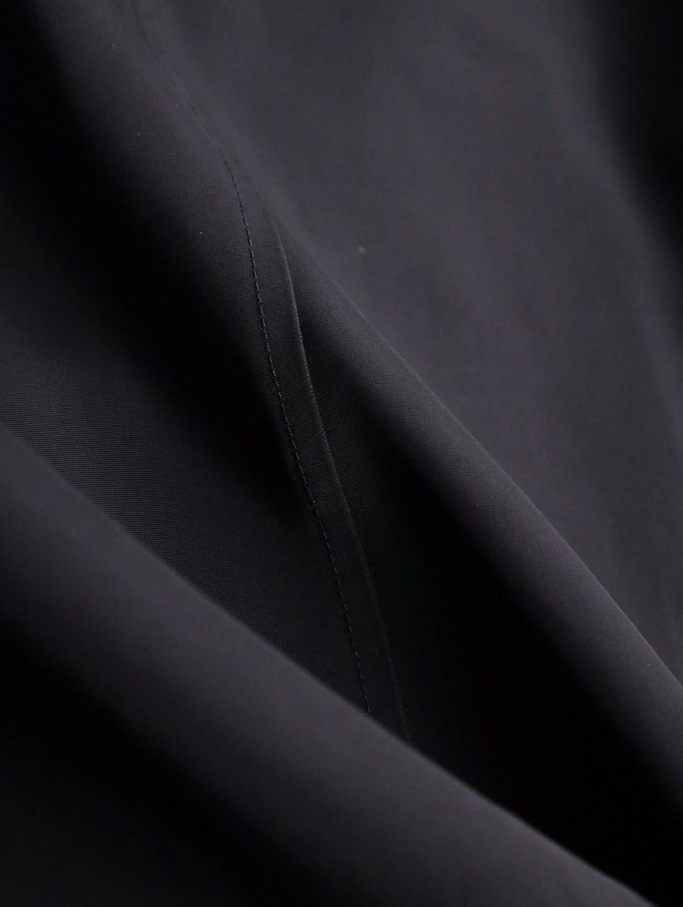 Burberry nylon half coat black