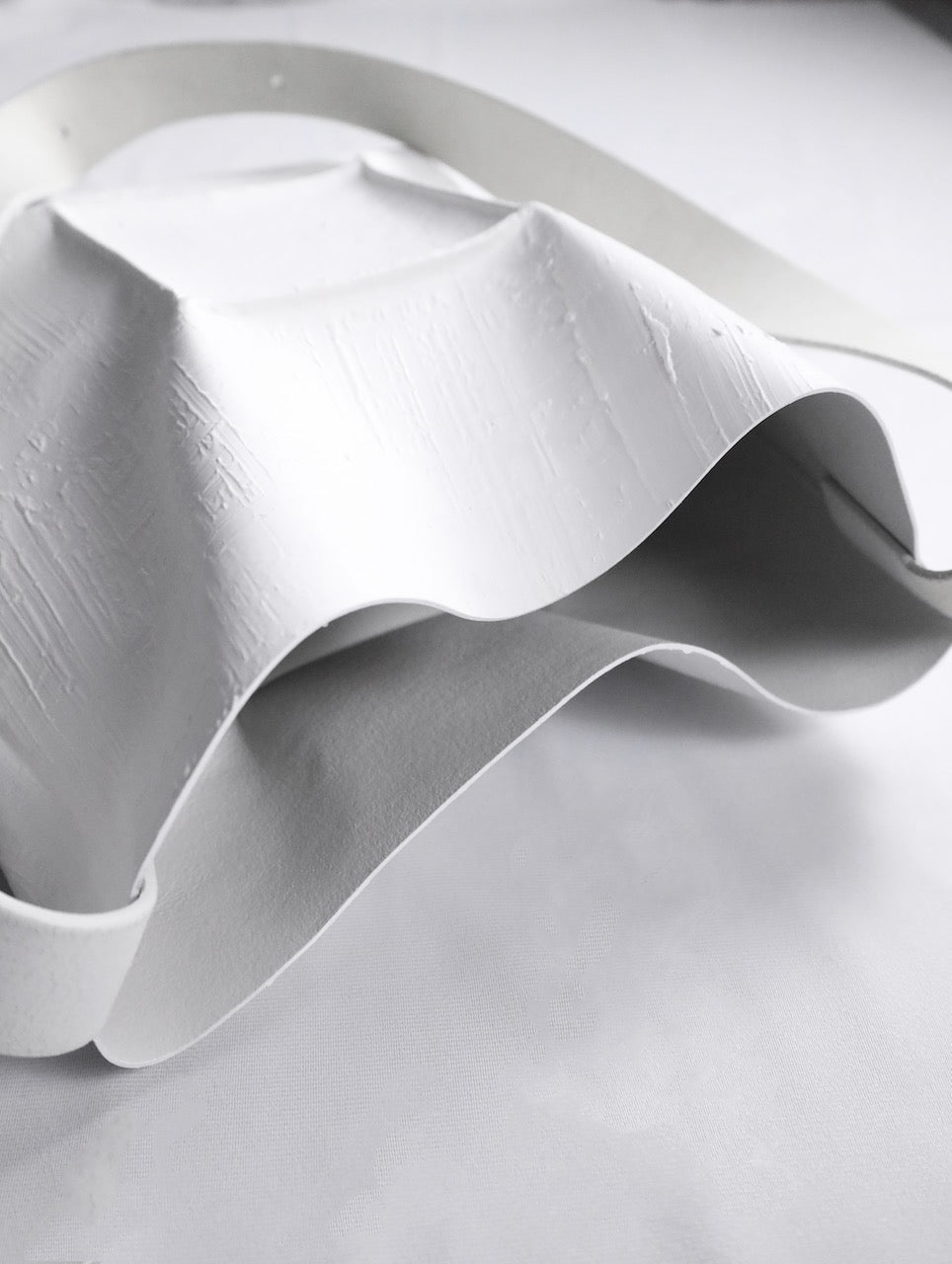 kagari yusuke square shoulder bag white