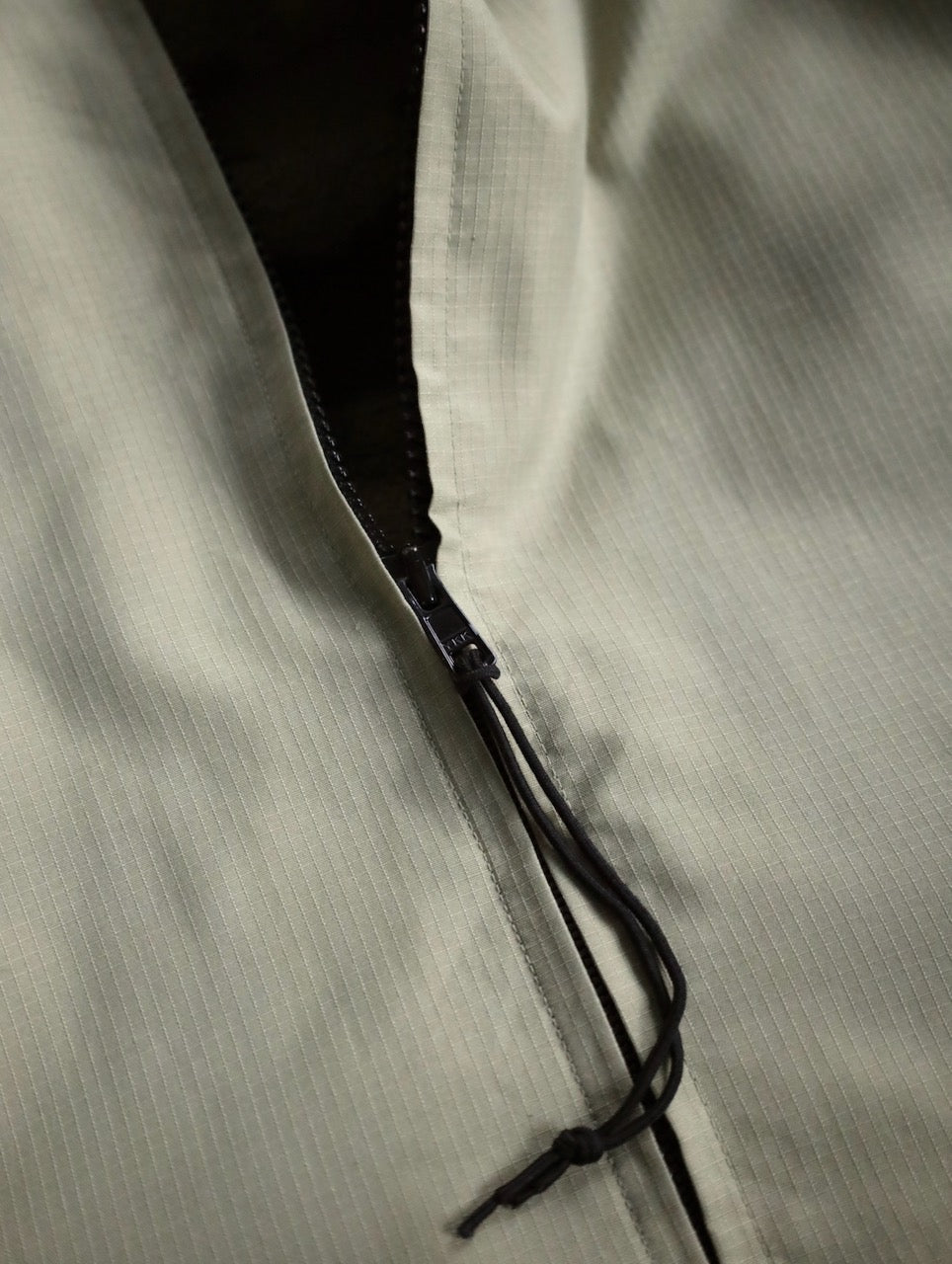 Carhartt ripstop nylon jacket beige