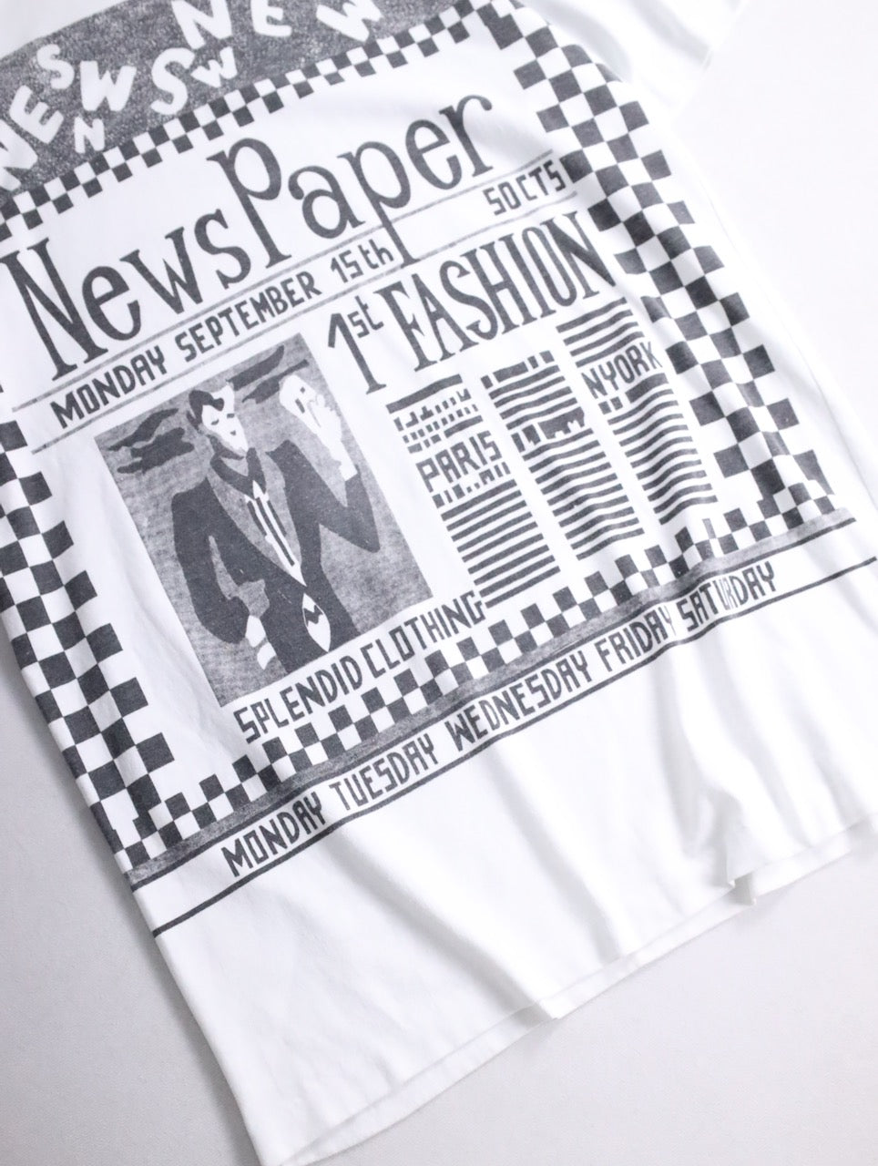 90s newspaper tee white-black