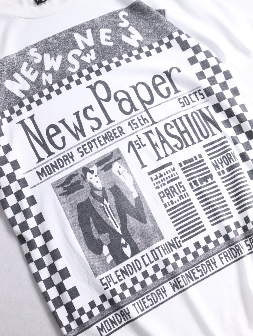 90s newspaper tee white-black
