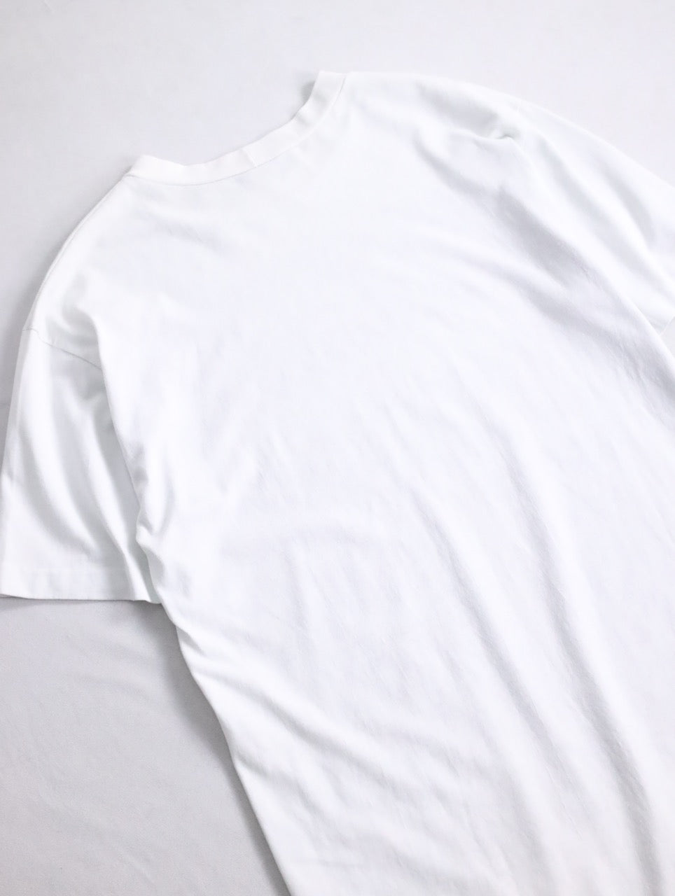 90s newspaper tee white-black