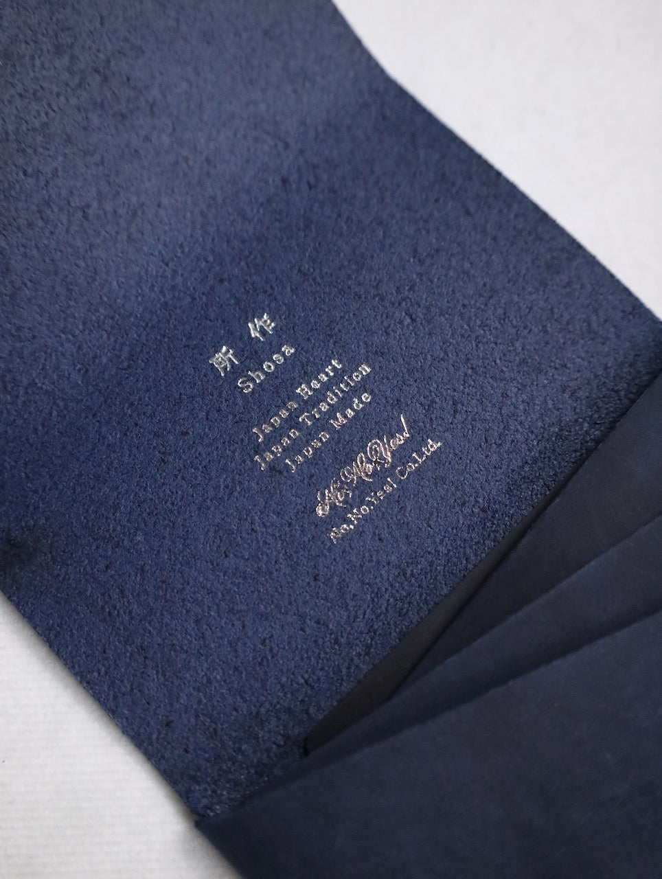 oil nubuck passcase navy