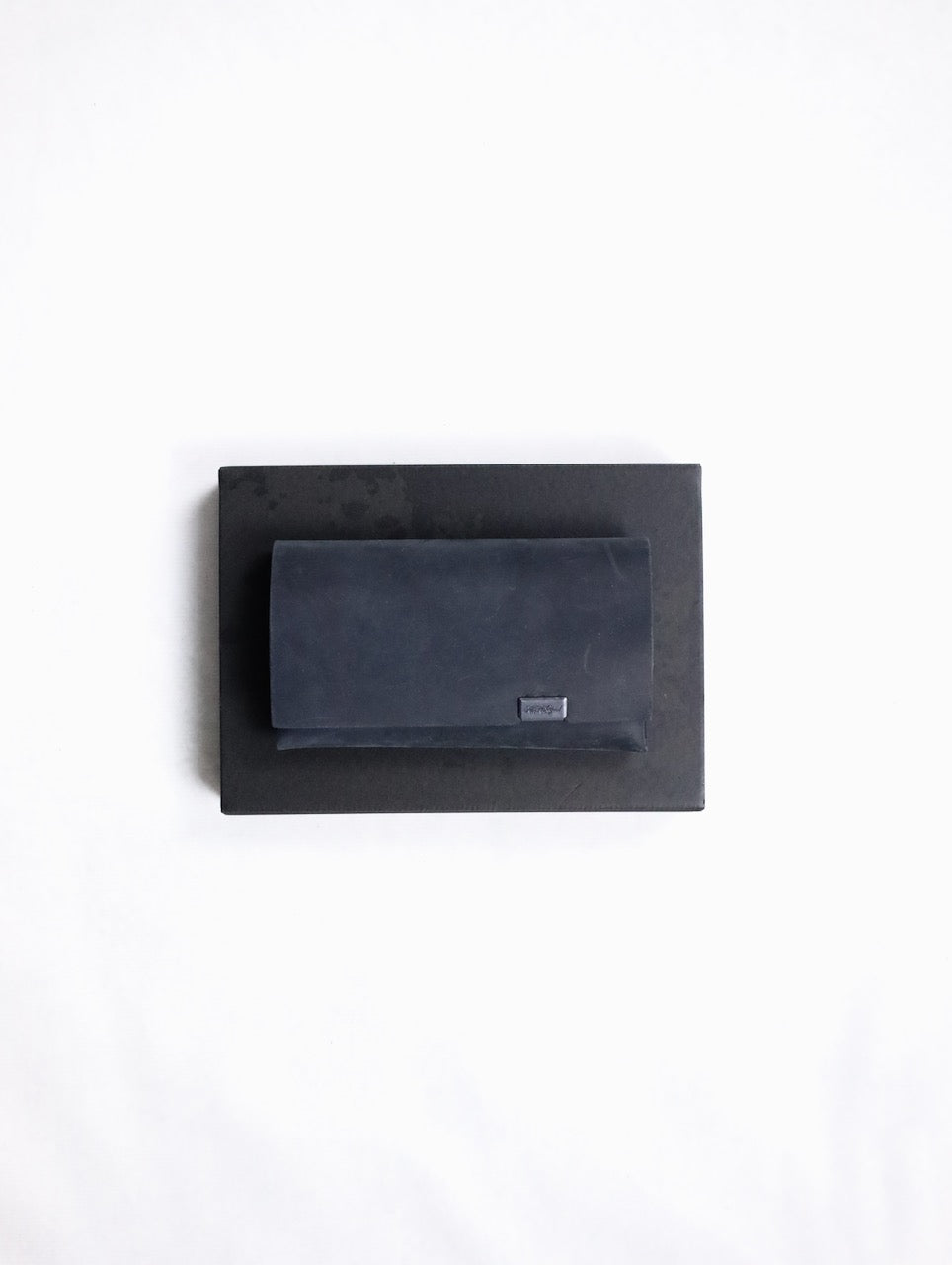 oil nubuck passcase black