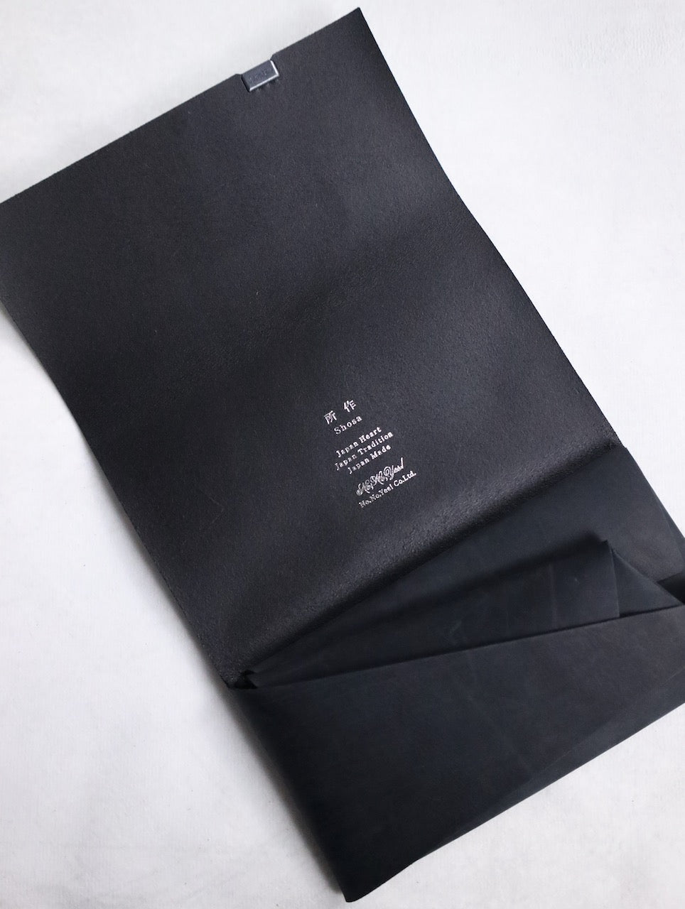 oil nubuck wallet black
