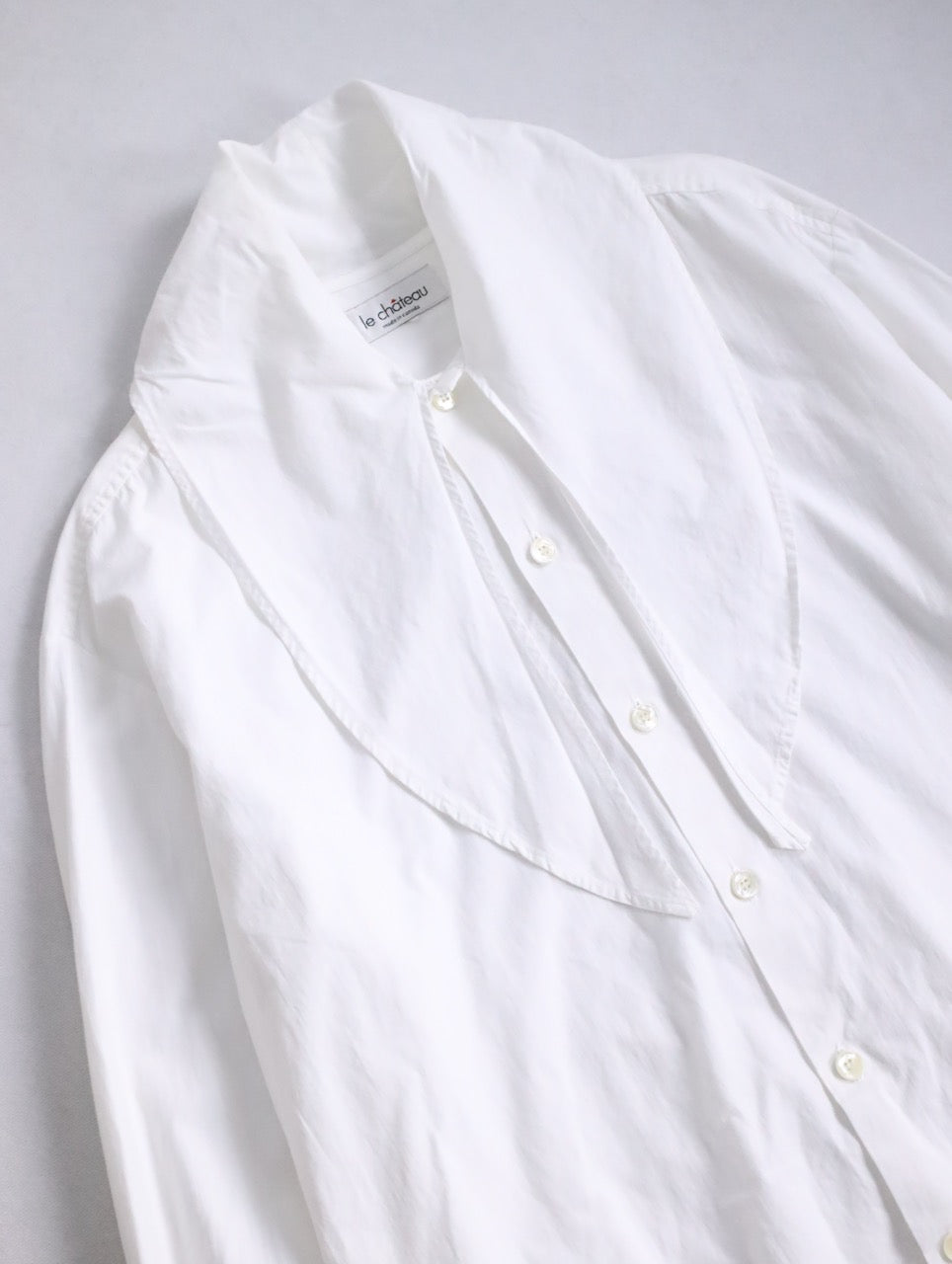 le chateau big collar shirt white