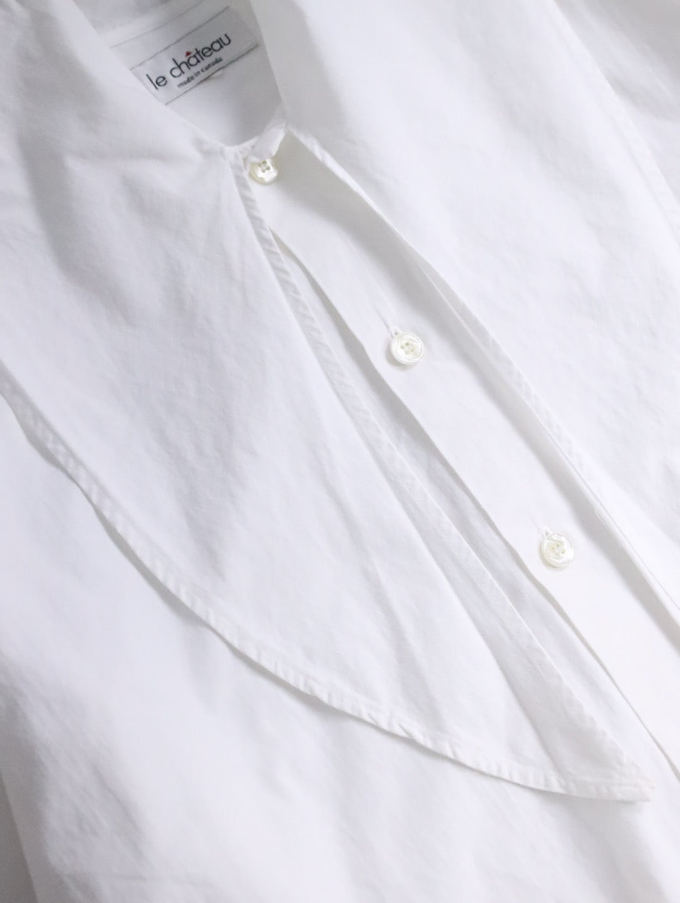 le chateau big collar shirt white