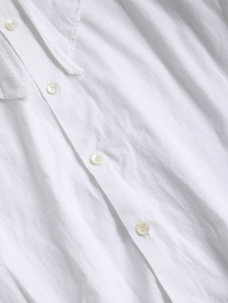 le chateau big collar shirt white