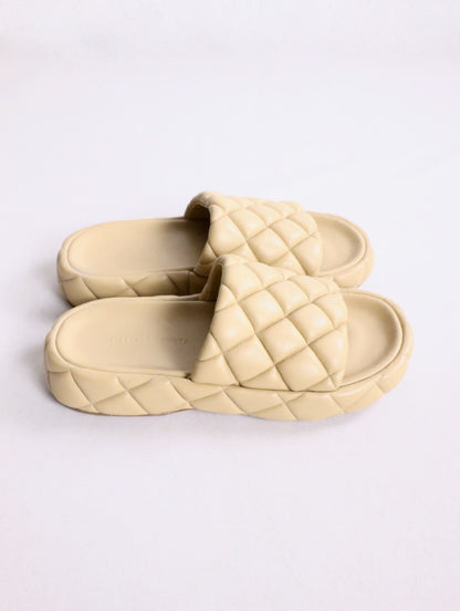 BOTTEGA VENETA padded flat sandals beige