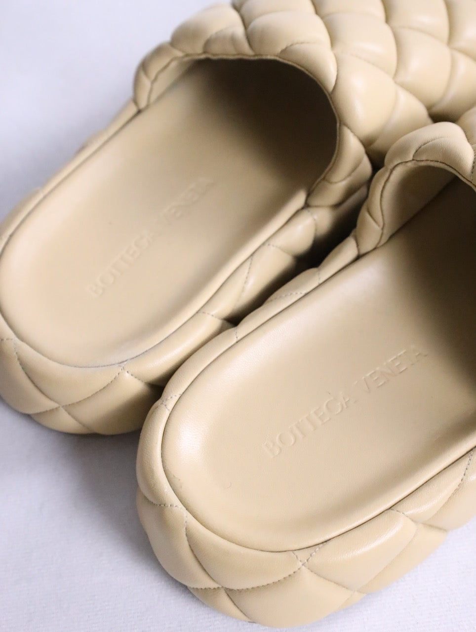 BOTTEGA VENETA padded flat sandals beige