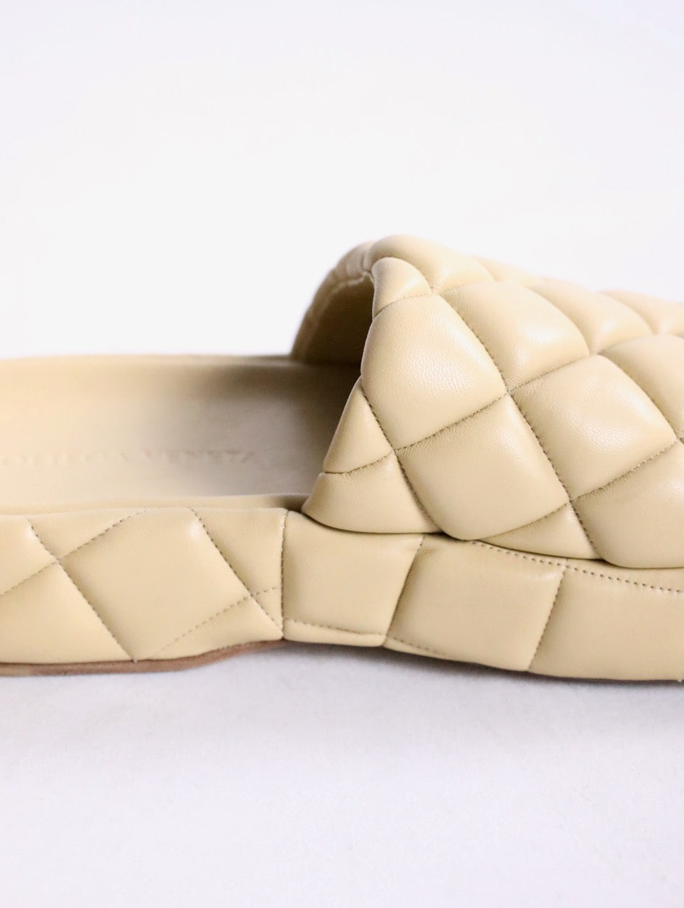 BOTTEGA VENETA padded flat sandals beige