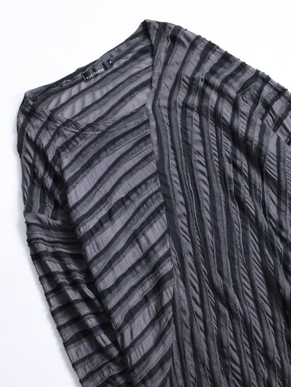 sheer border L/S cutsew black-gray