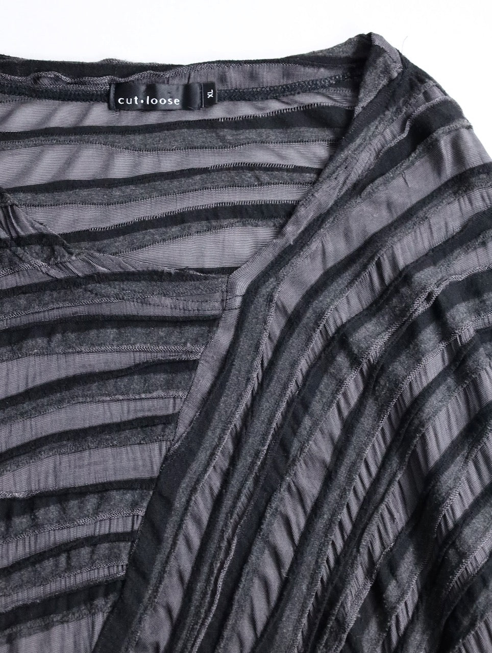 sheer border L/S cutsew black-gray