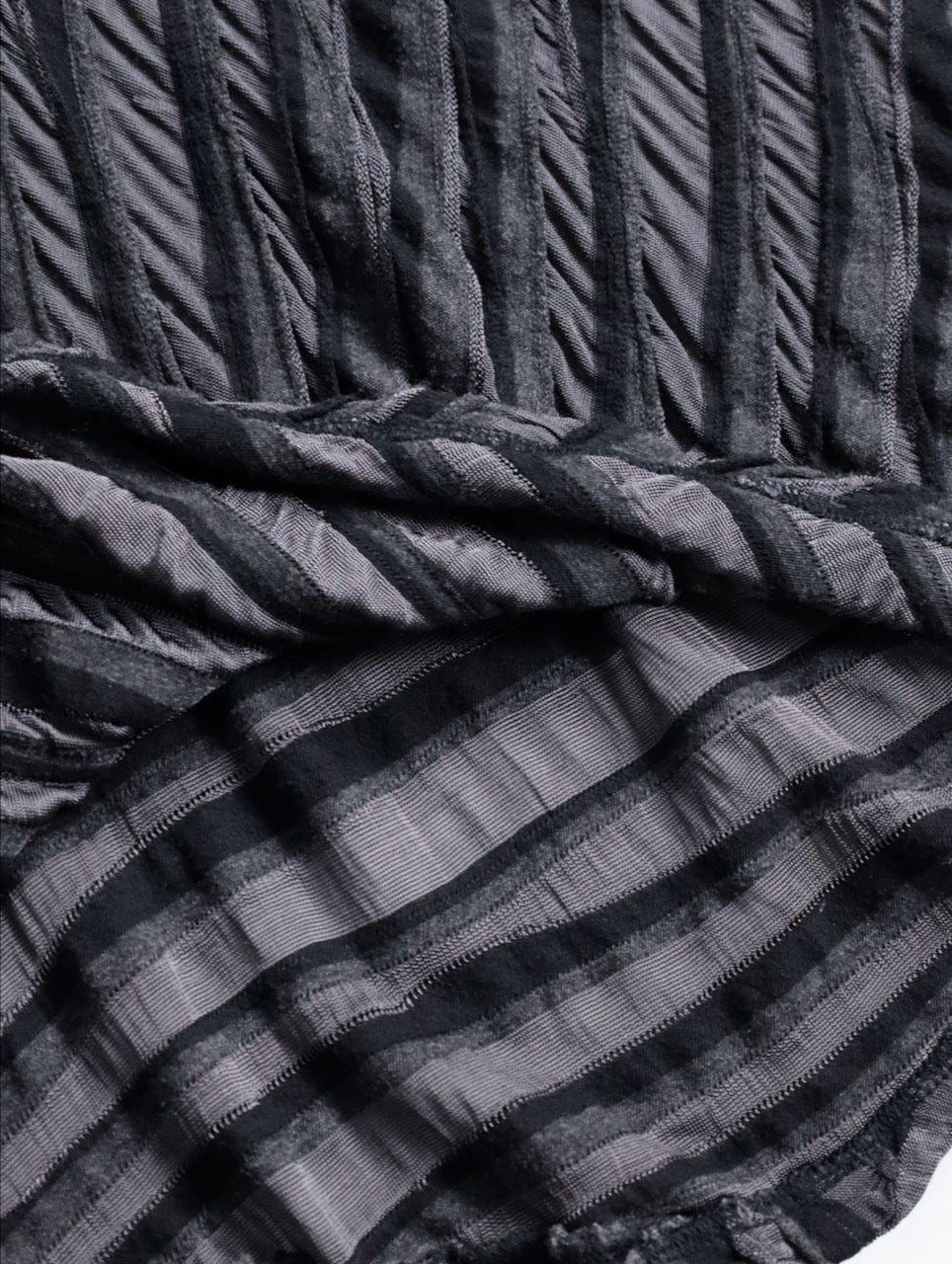 sheer border L/S cutsew black-gray