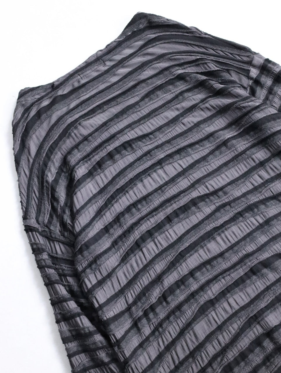sheer border L/S cutsew black-gray