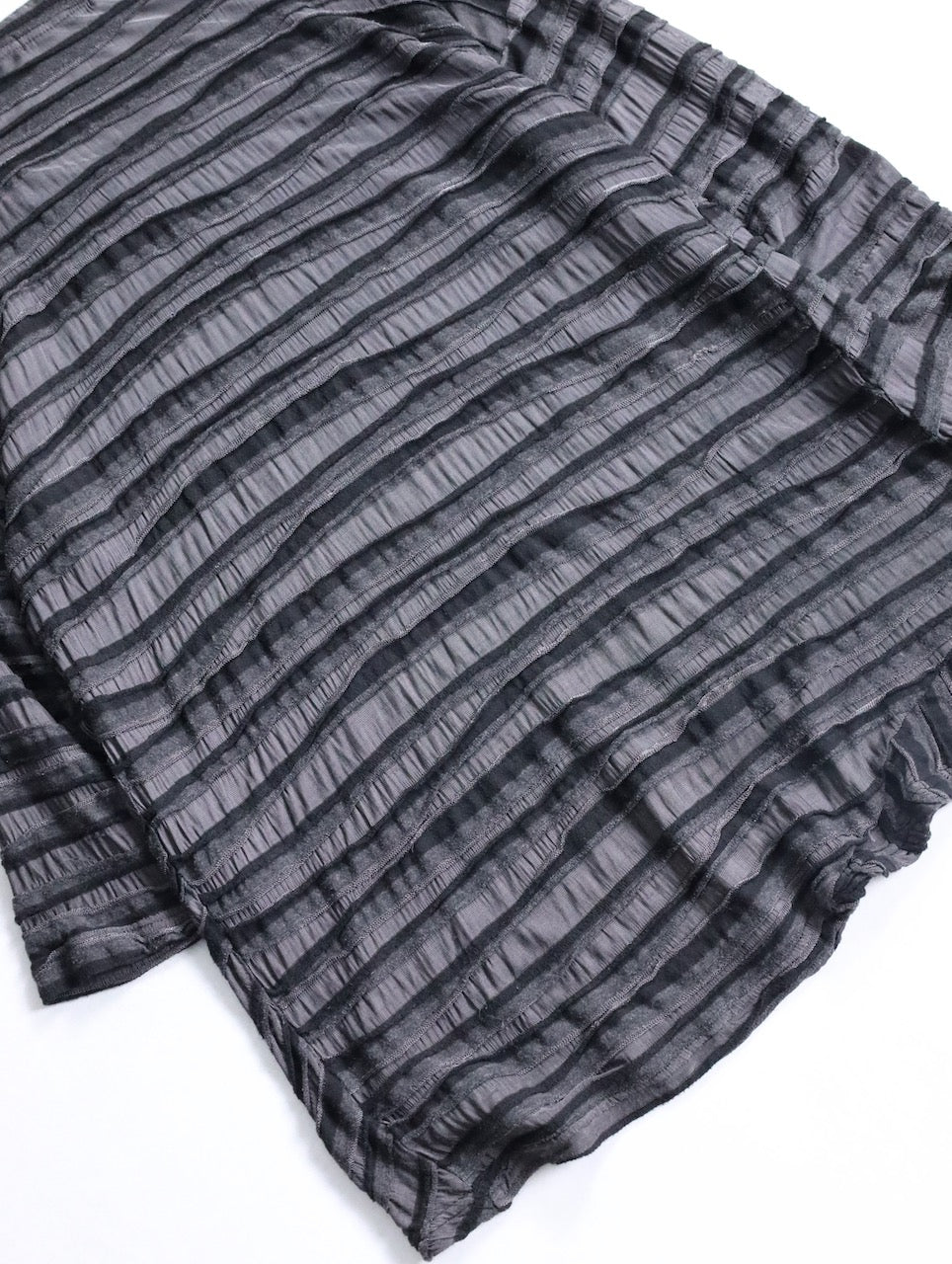 sheer border L/S cutsew black-gray