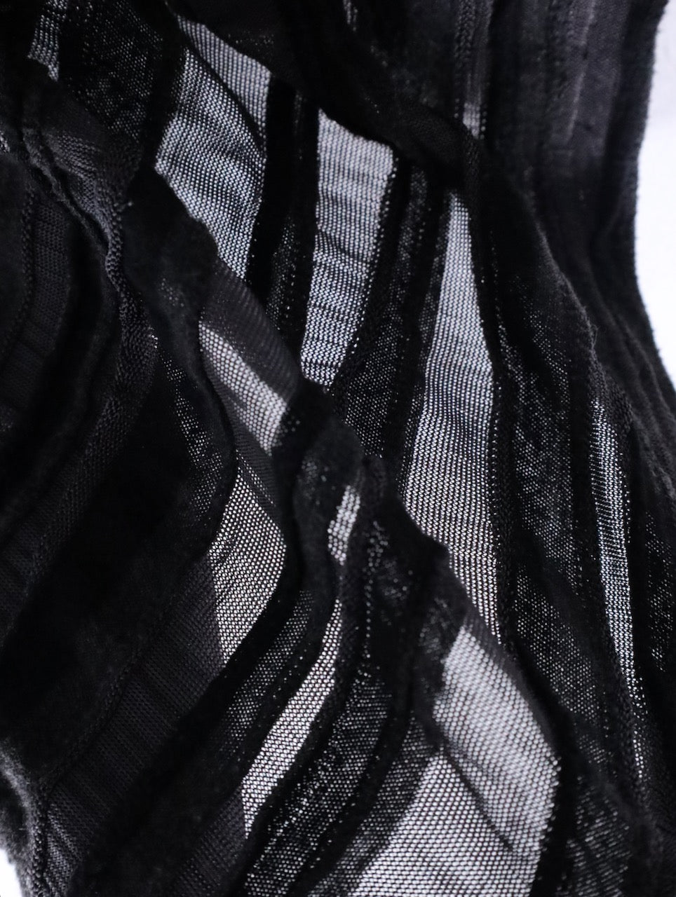 sheer border L/S cutsew black-gray