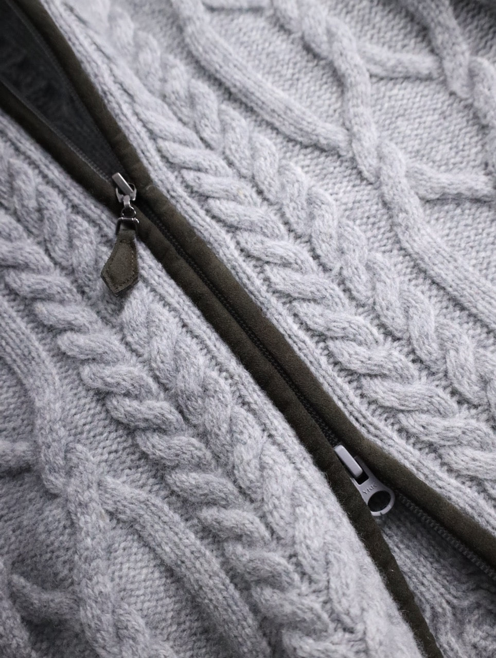 Paul Stuart cotton cashmere cable drivers knit rightgray