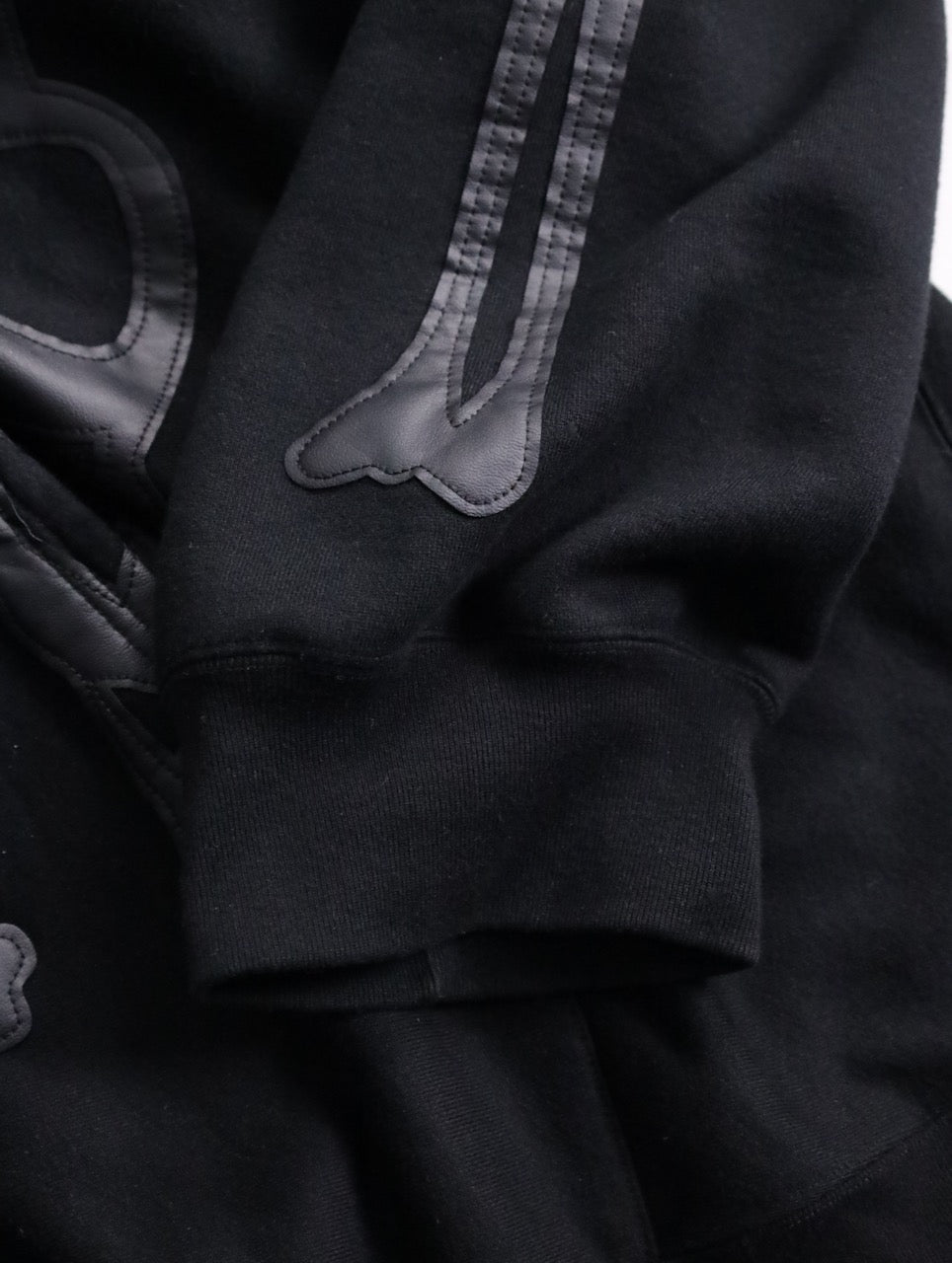 TAKAHIROMIYASHITATheSoloist. bone design zip hoodie black