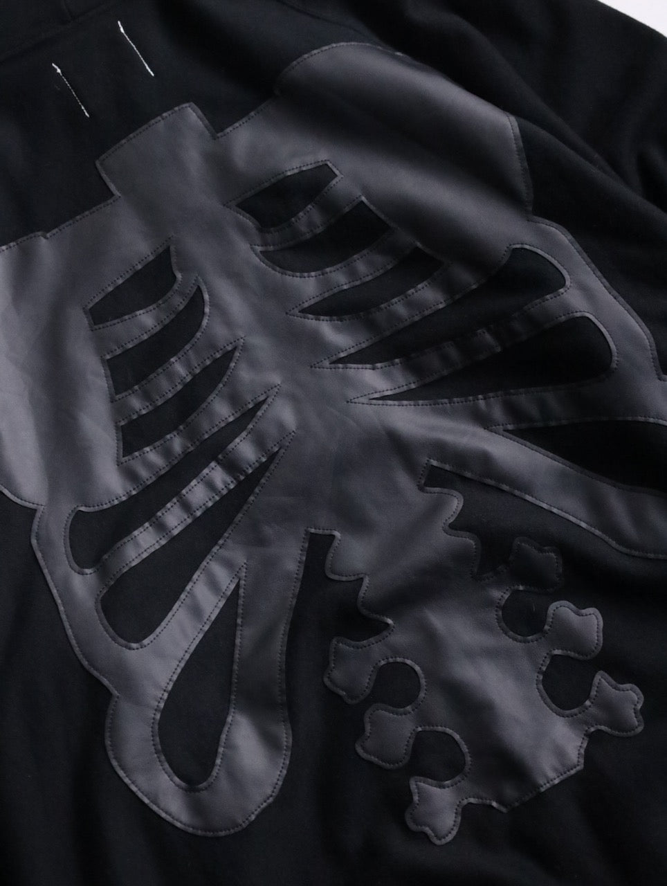 TAKAHIROMIYASHITATheSoloist. bone design zip hoodie black