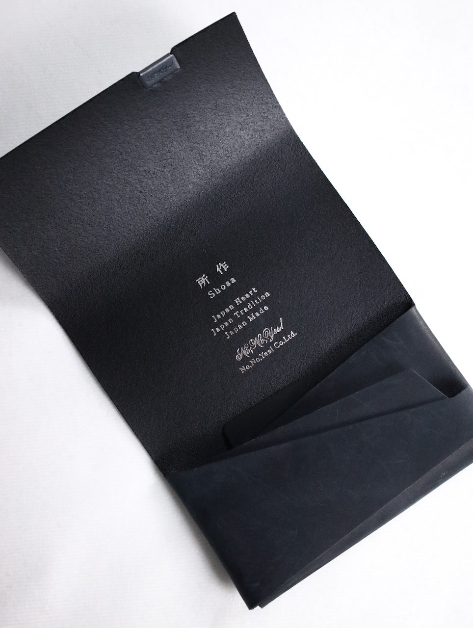 oil nubuck passcase black