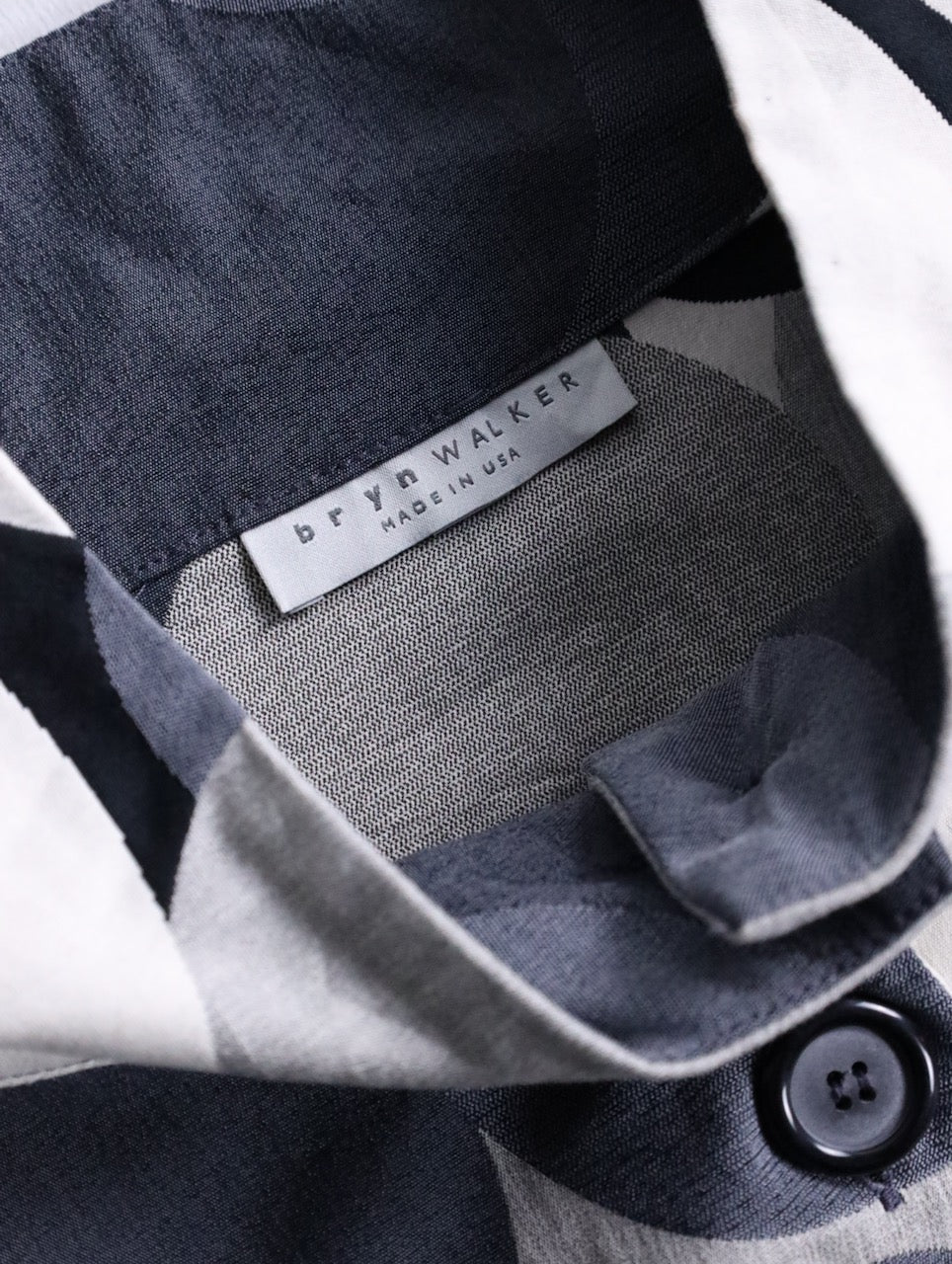 standneck circle design shirtjacket white-gray-black