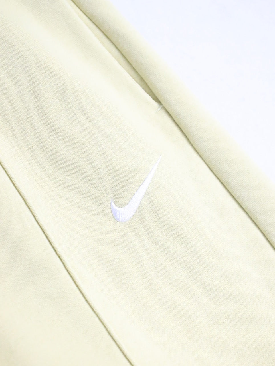 NIKE pin tack sweat pants mustard