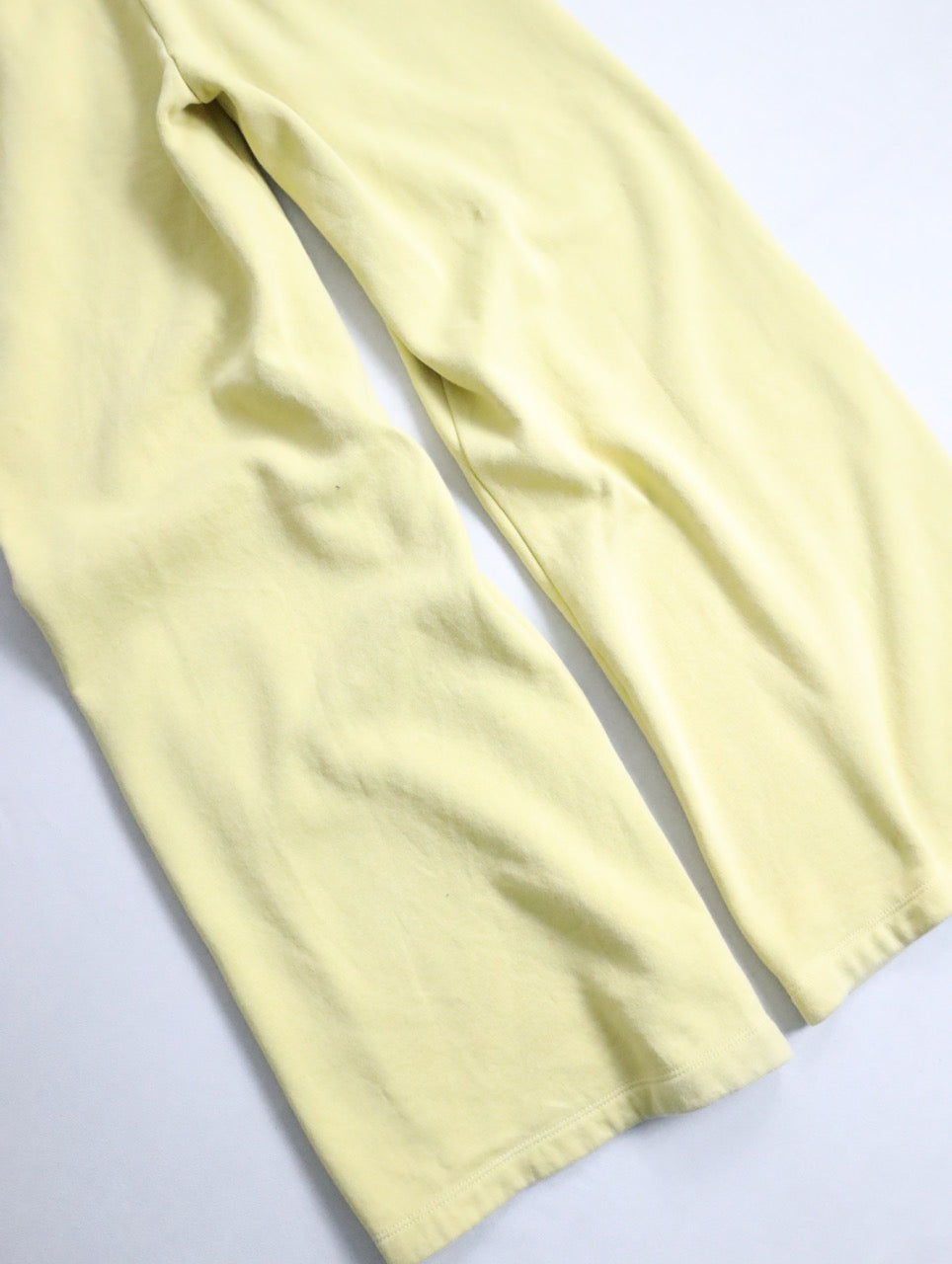 NIKE pin tack sweat pants mustard