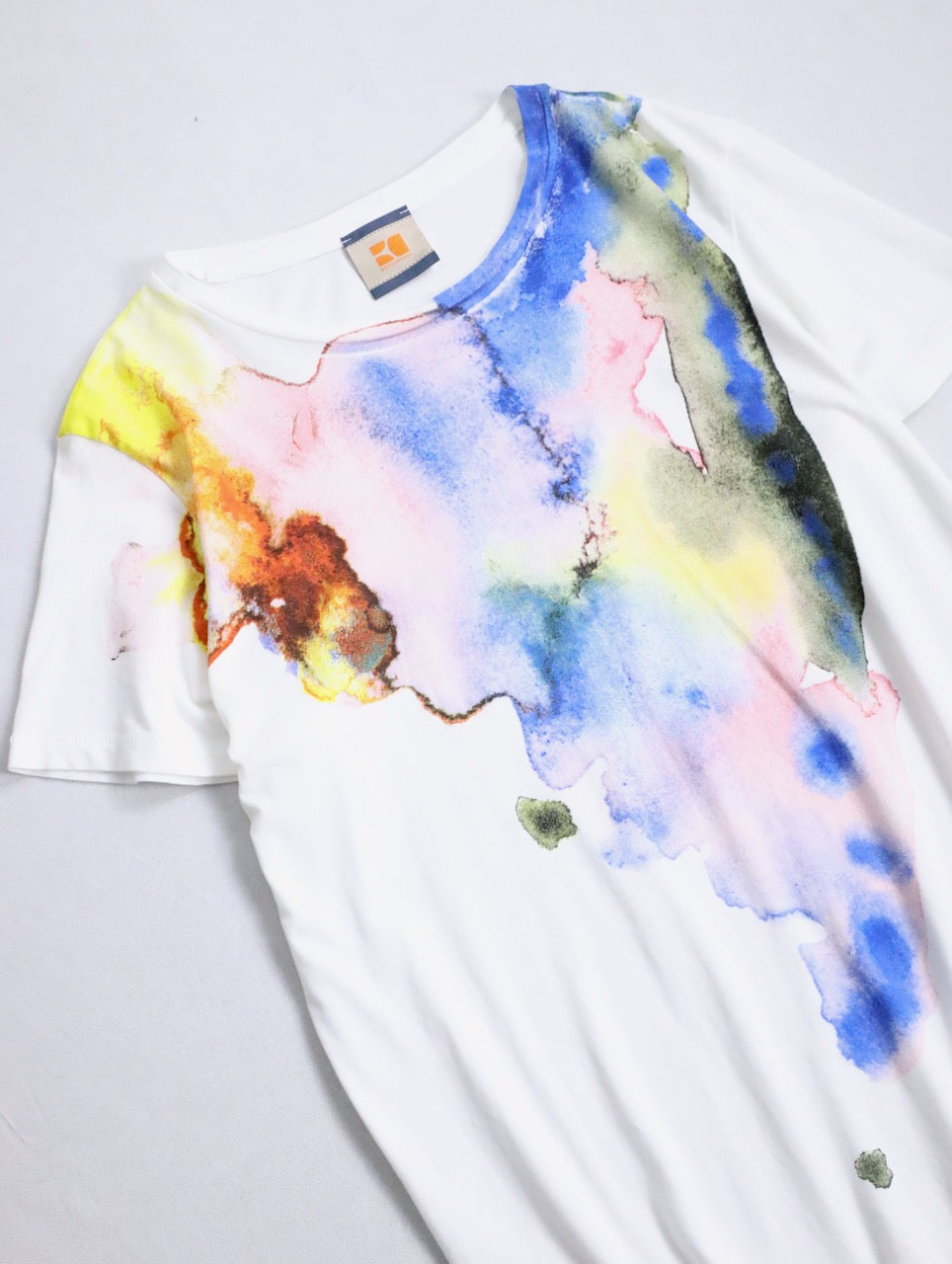 color print design tee white-multi