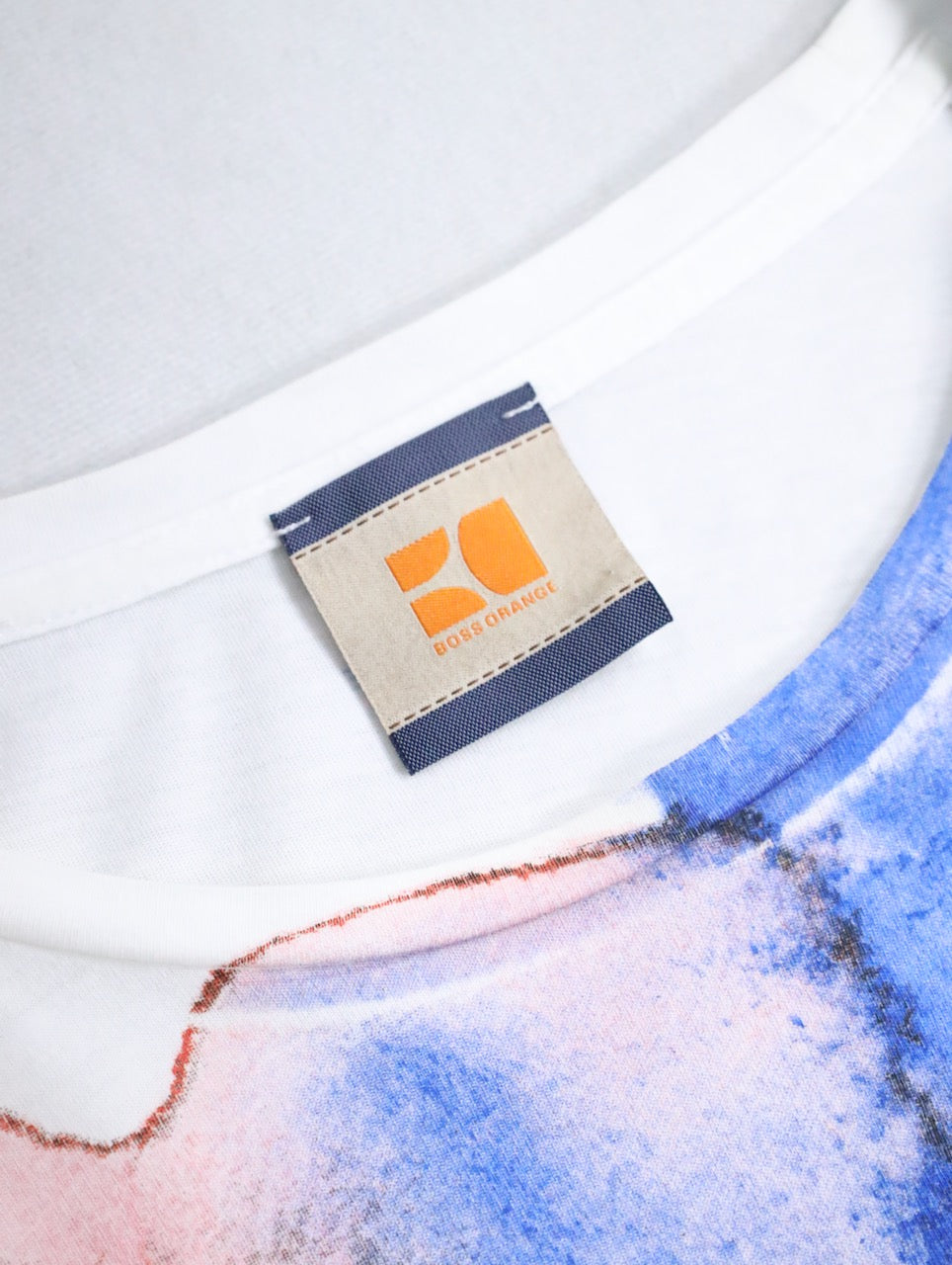 color print design tee white-multi