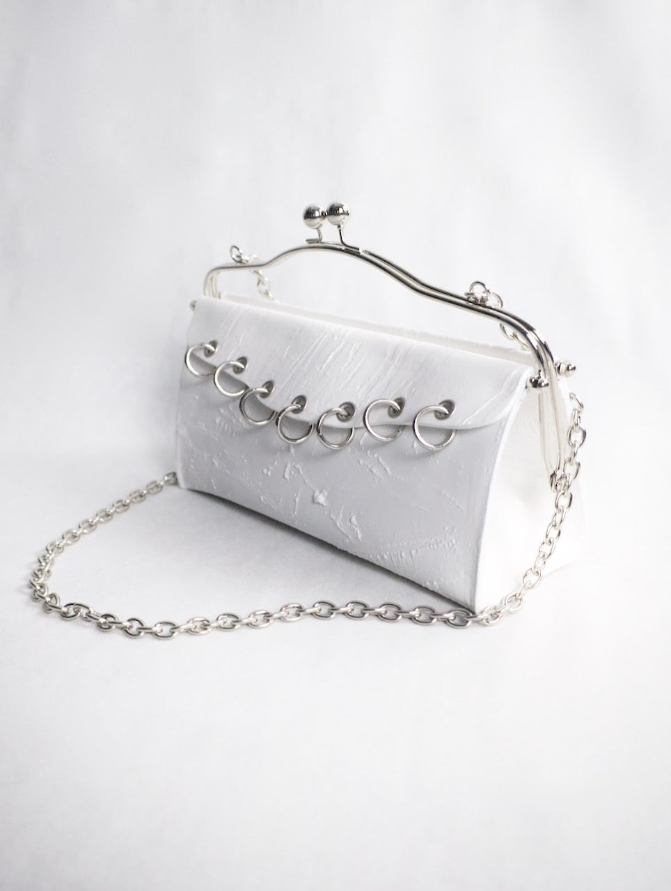 kagari yusuke chatelaine bag white