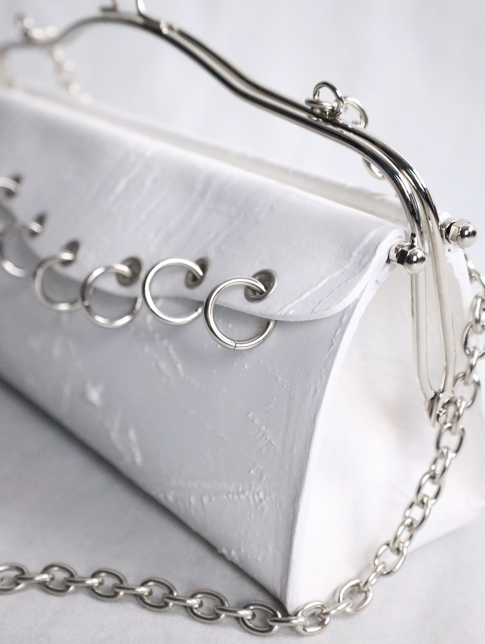 kagari yusuke chatelaine bag white