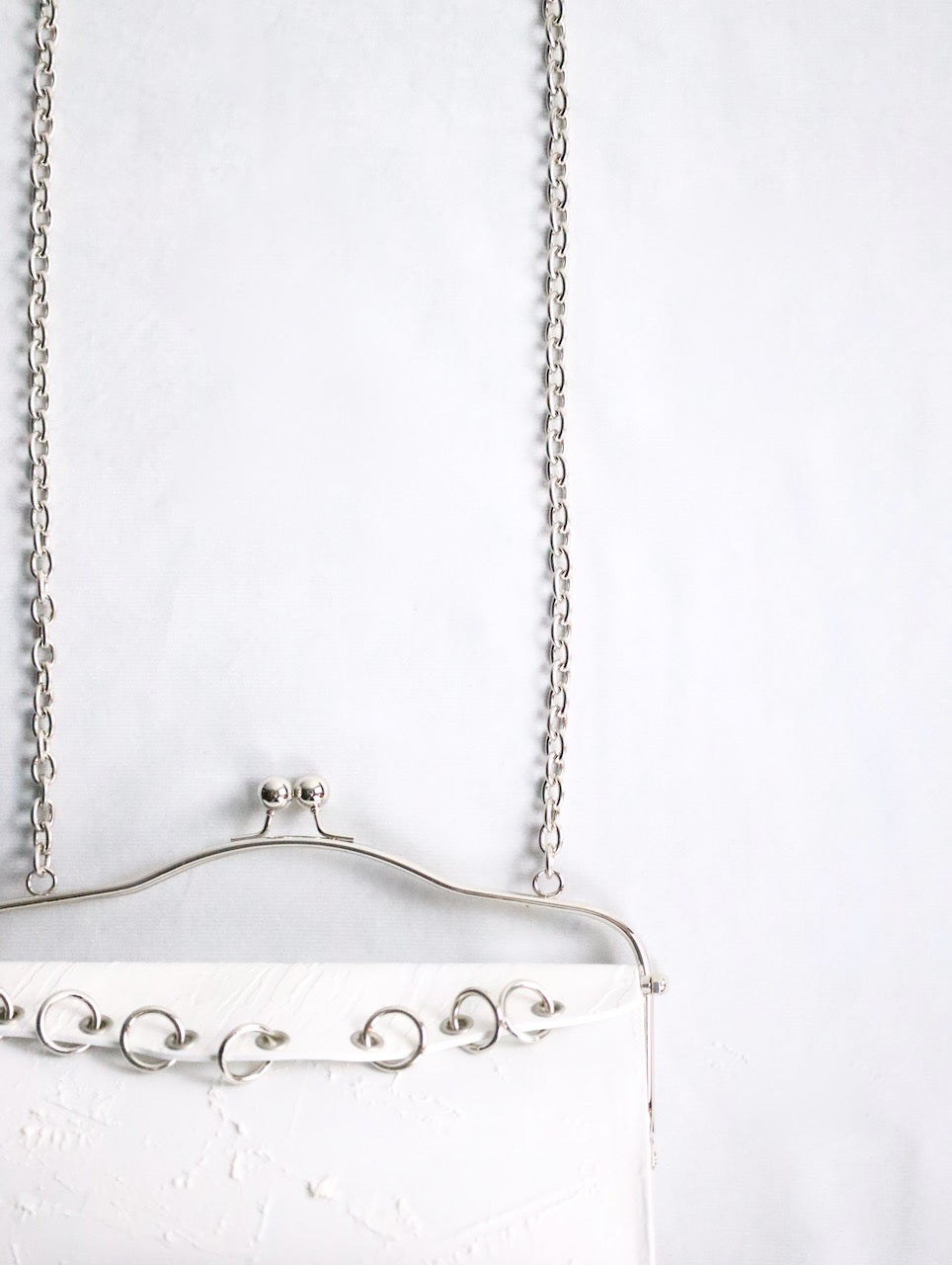 kagari yusuke chatelaine bag white