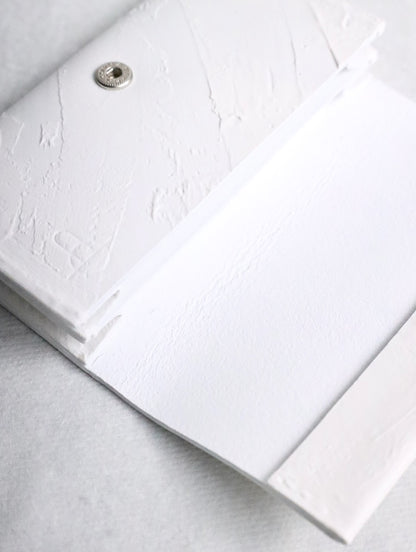kagari yusuke card case white