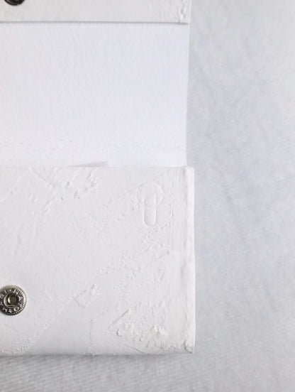 kagari yusuke card case white