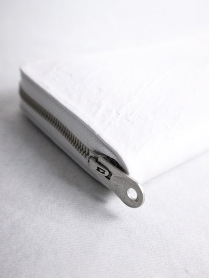 kagari yusuke zip-around long wallet white