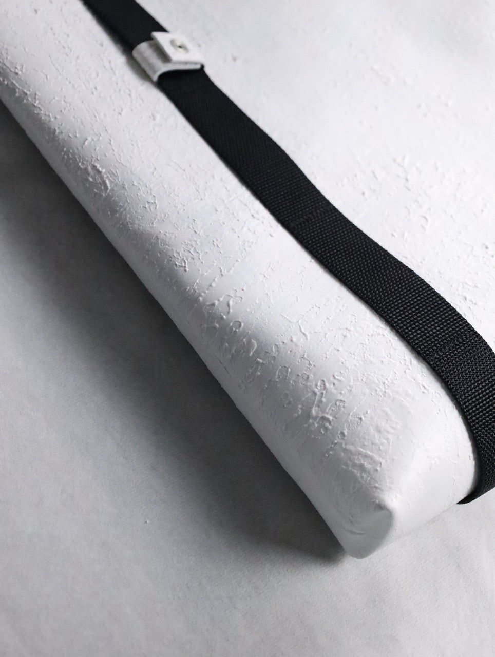 kagari yusuke webbing strap tote bag white