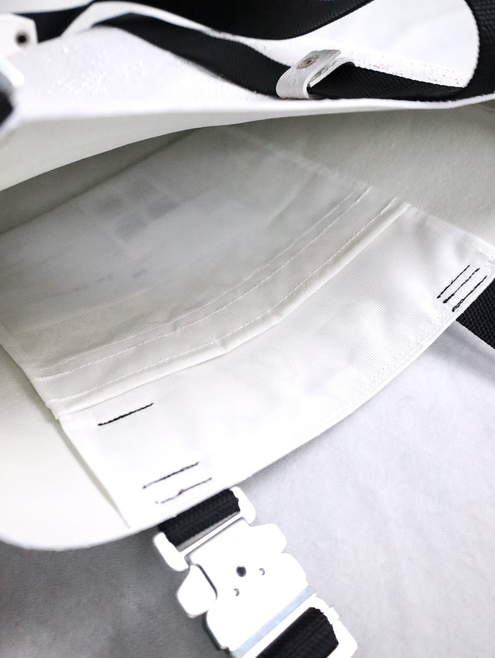 kagari yusuke webbing strap tote bag white