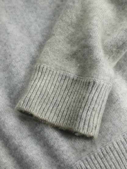 100% cashmere vneck knit light gray