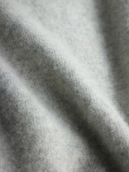 100% cashmere vneck knit light gray