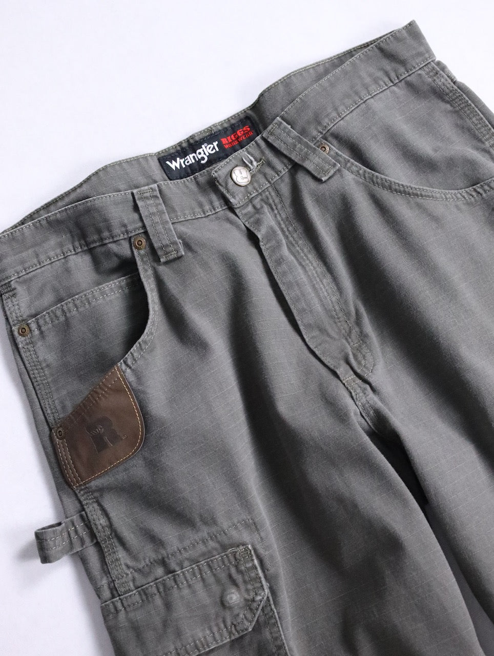 wrangler cargo shorts khaki