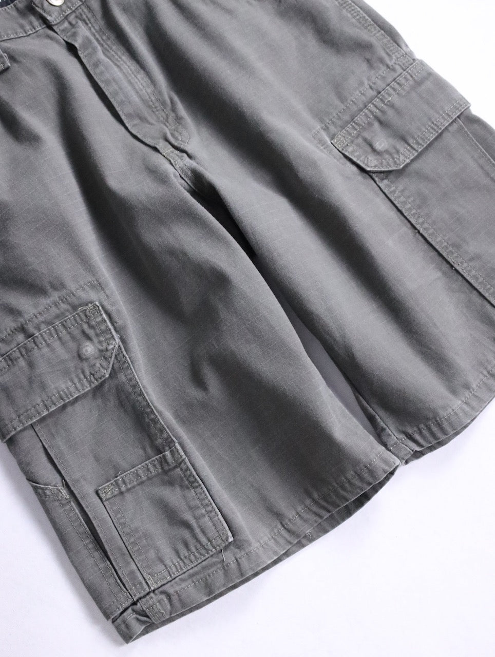 wrangler cargo shorts khaki
