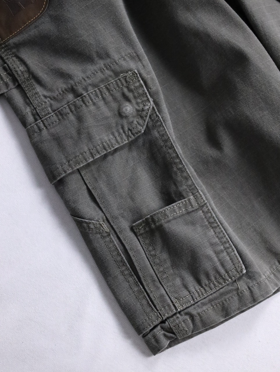 wrangler cargo shorts khaki