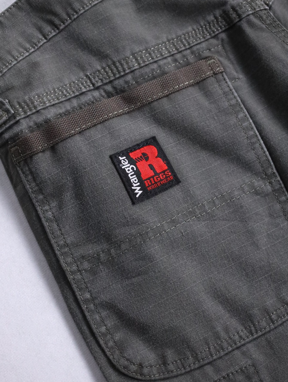 wrangler cargo shorts khaki