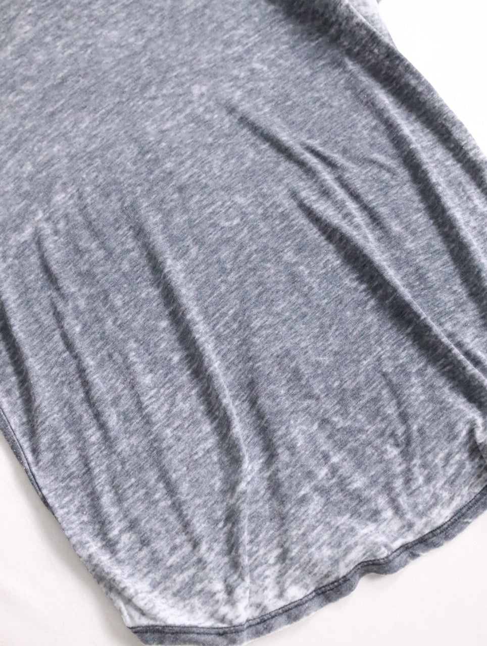 star print sheer tee black-white