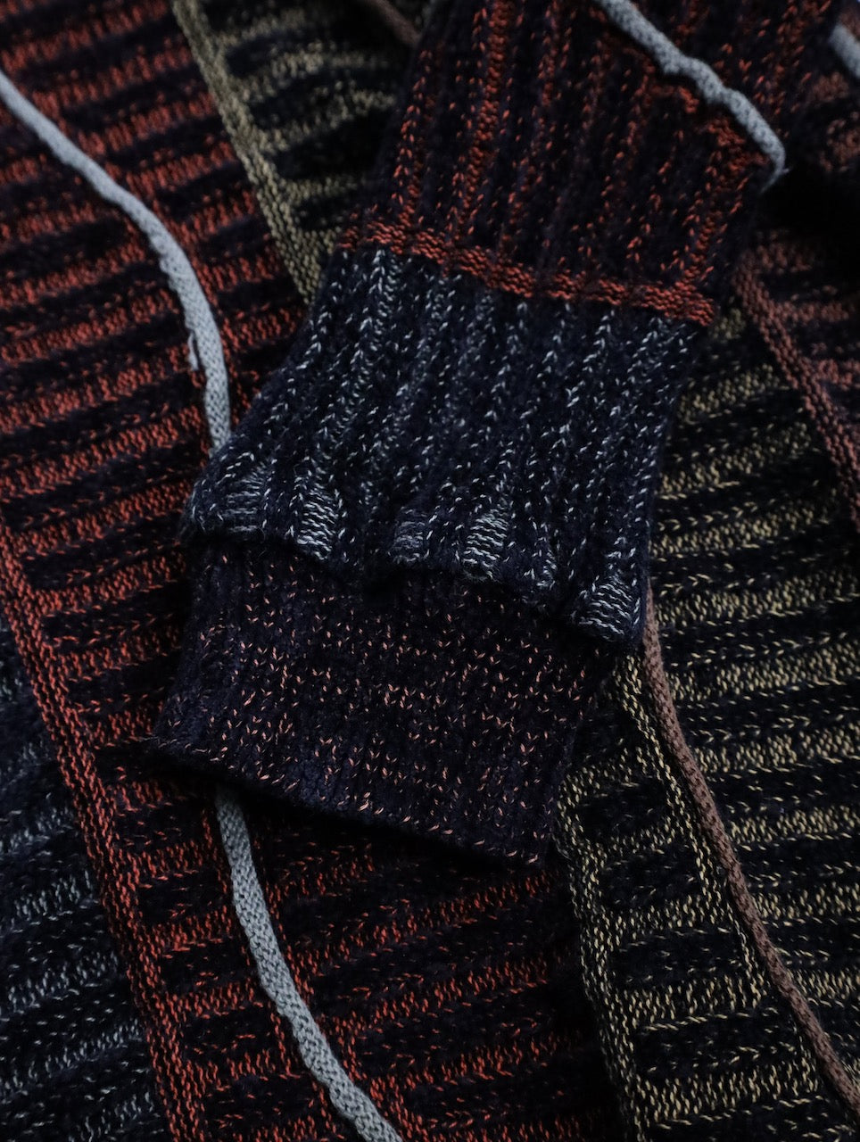 TUNDRA 3D knit sweater black