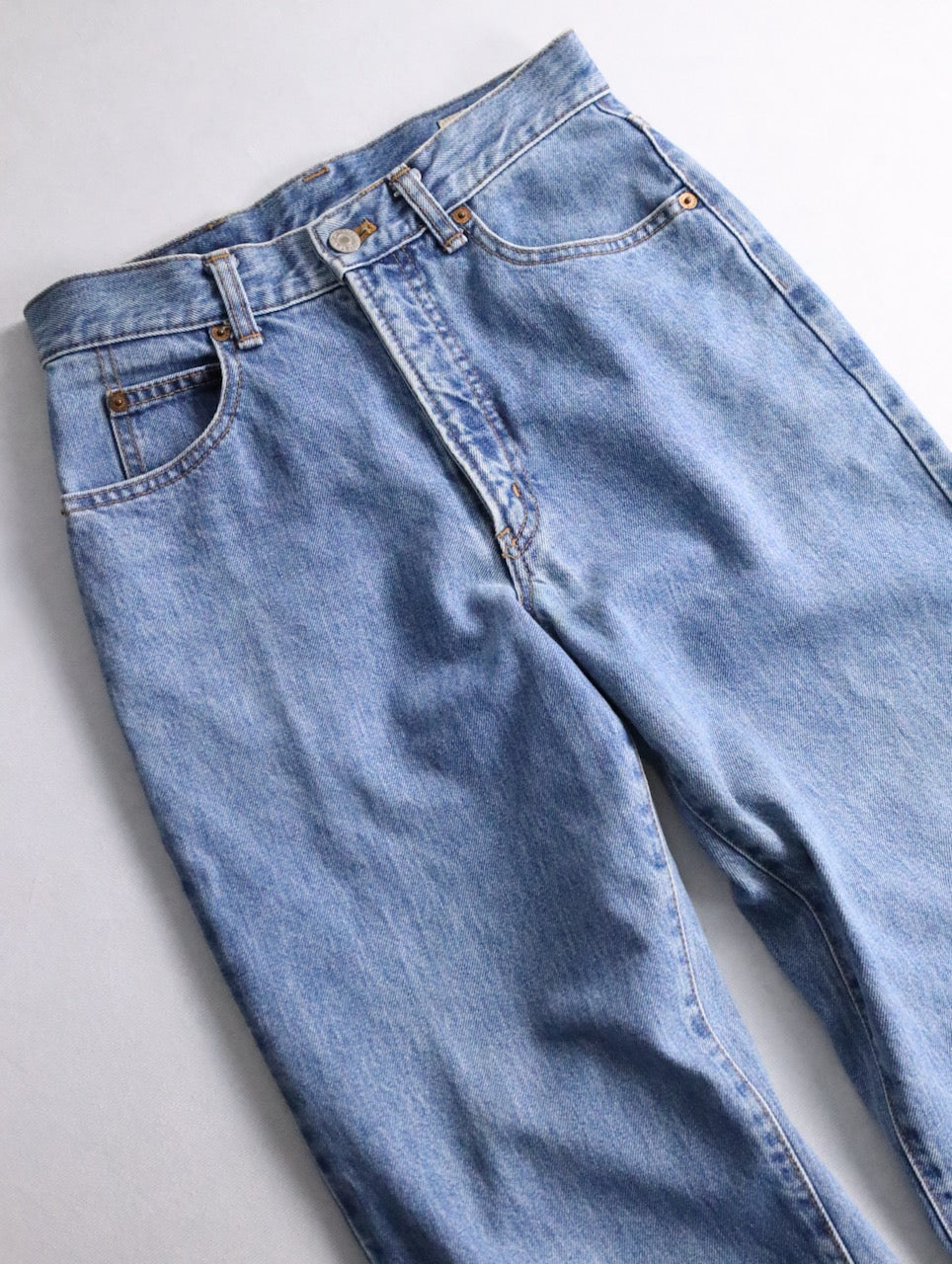 Calvin Klein taperd denim pants lightblue